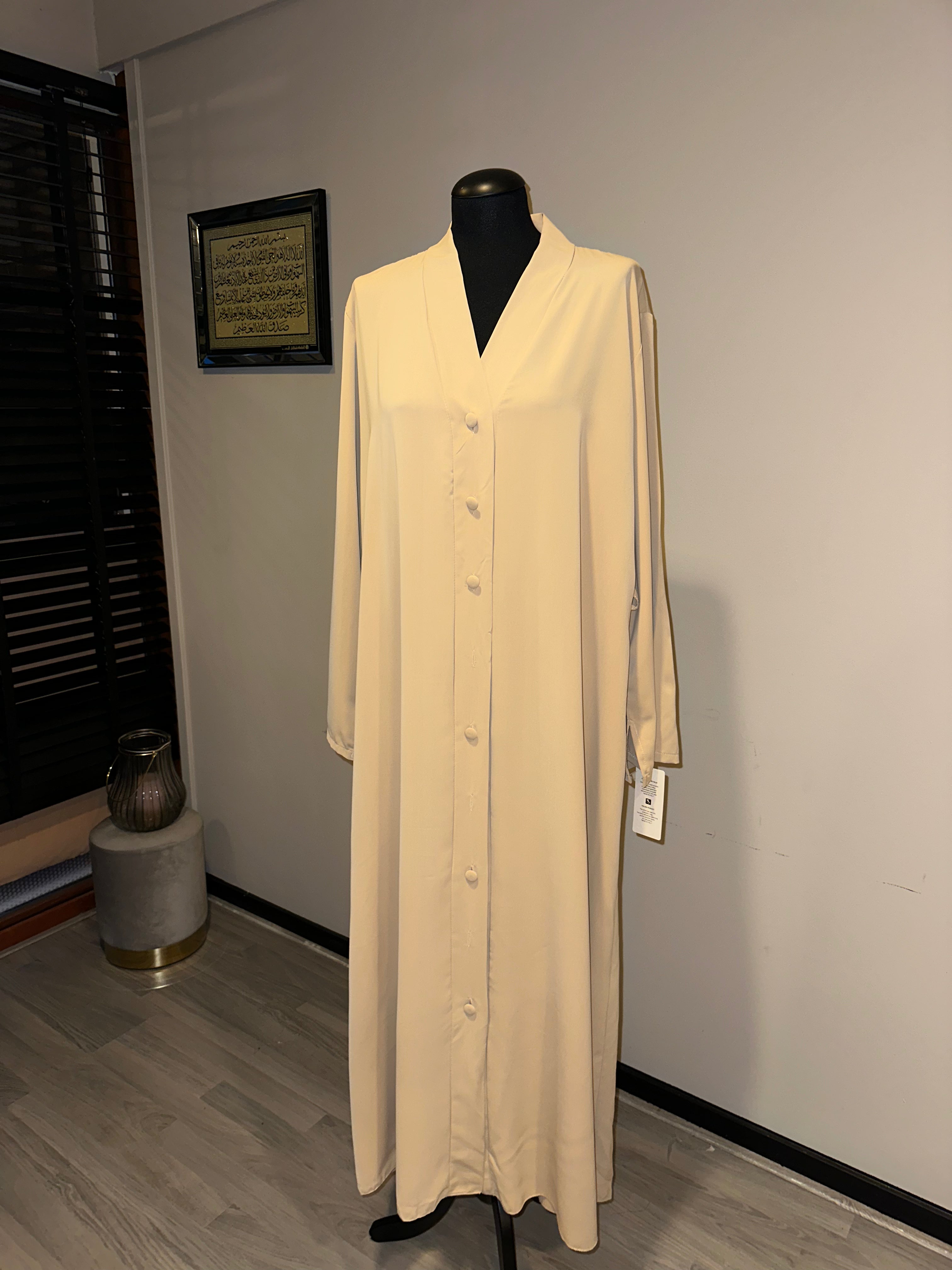 Habaya dress with buttons