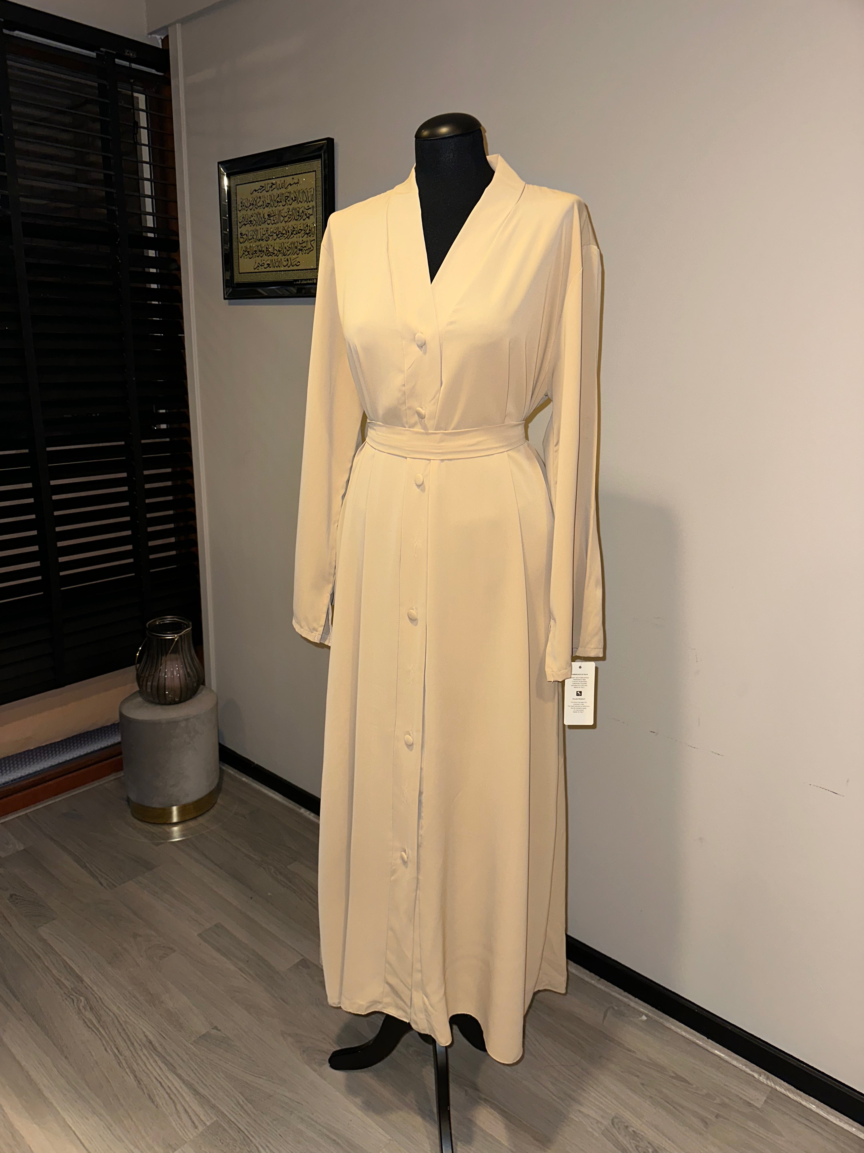 Habaya dress with buttons